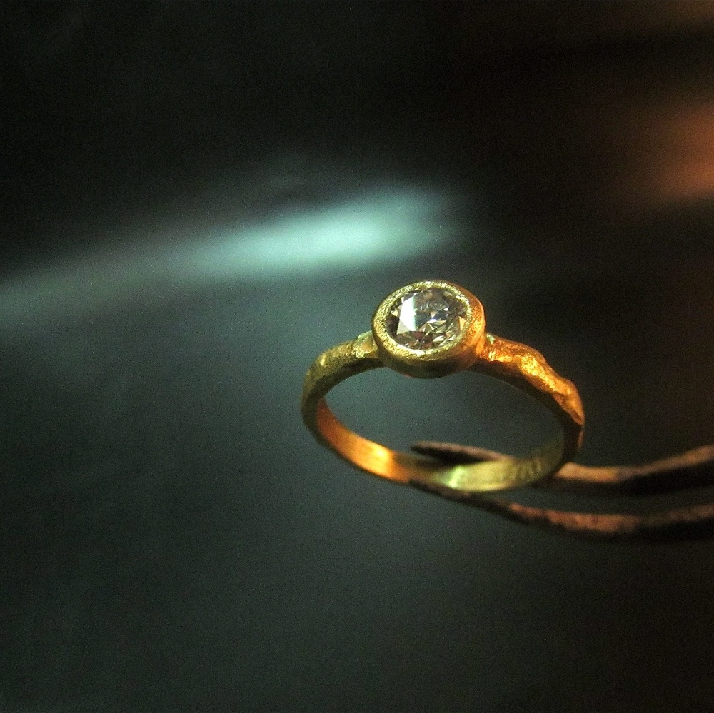 14K yellow solid gold ring set with 0.40ct diamond